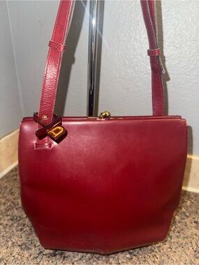 Delvaux Vintage kiss lock burgandy Leather Crossbody Bag with COA